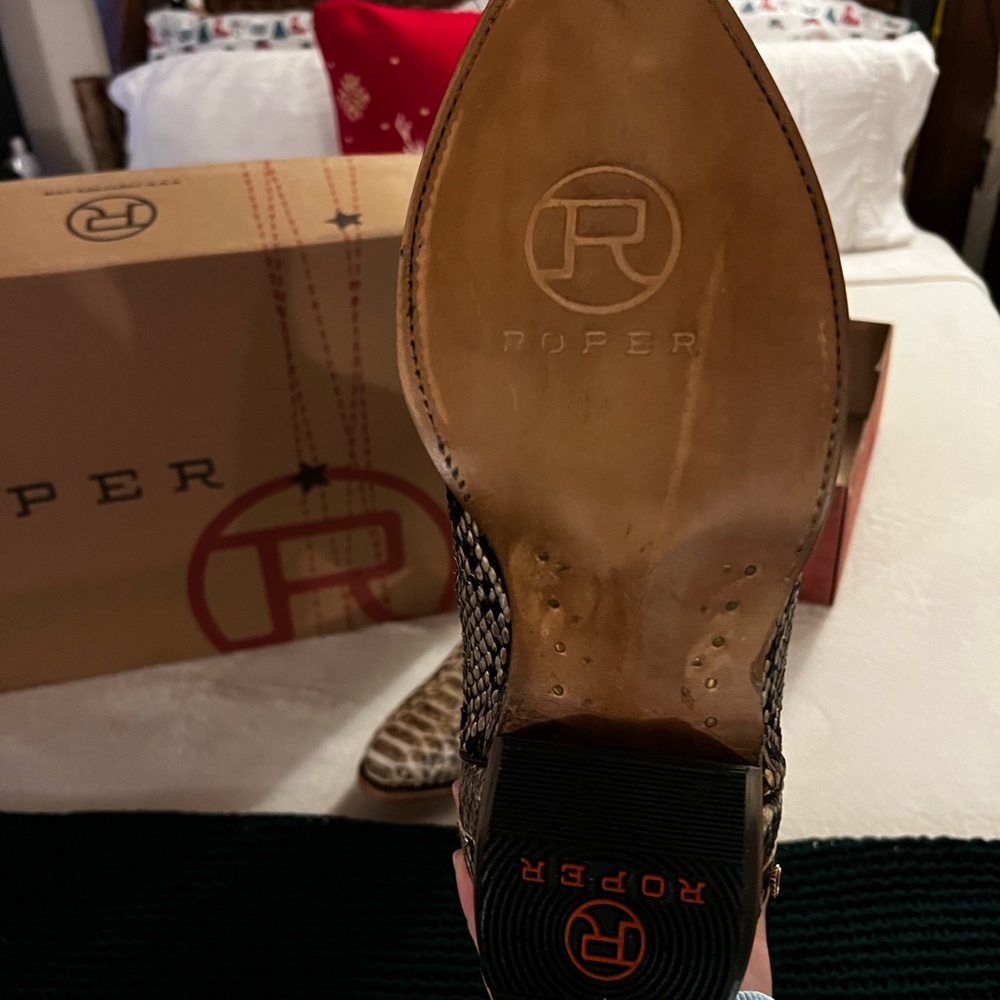 NWT Roper python snakeskin boots - Picture 4 of 5